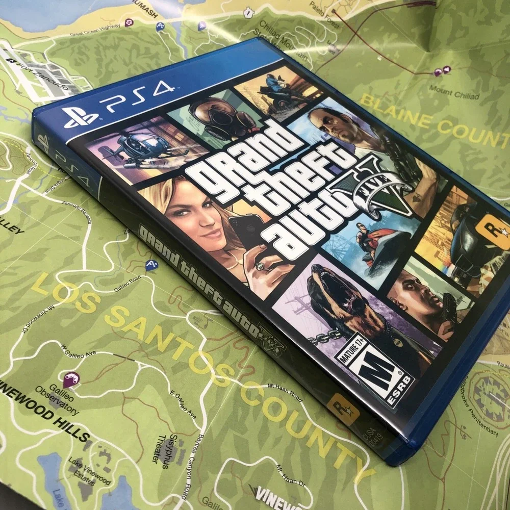 Grand Theft Auto V (Sony PlayStation 4, 2014) Physical‎ Complete w/Map, Mint